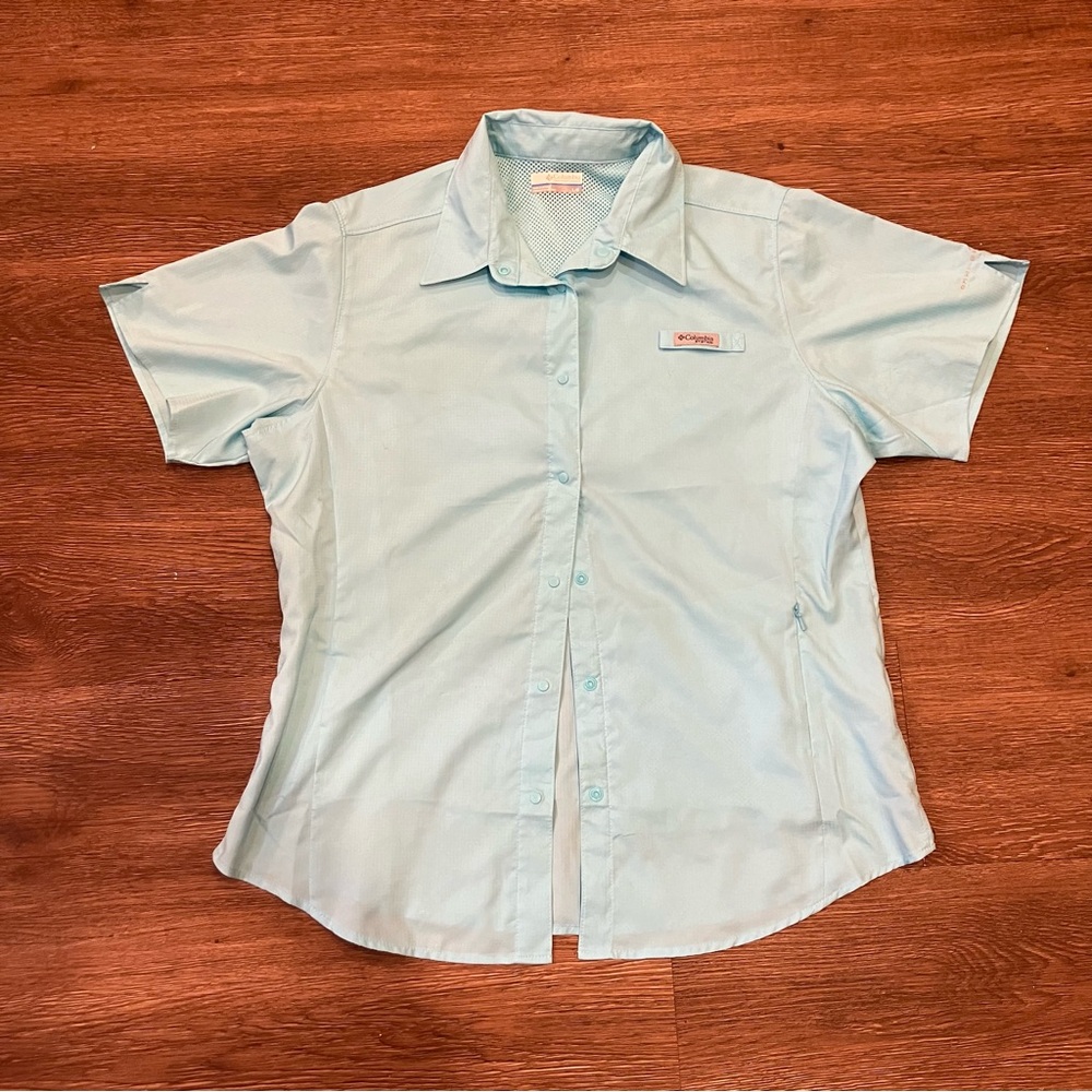 bright blue shirt
columbia PFG
omni shade
size large